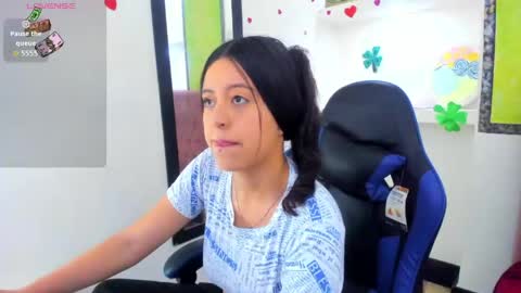 Snapshot of zoe_connor19 chatting on April 2026 08:22:01 PM Z O E online show from April 2026 08:22:01 PM