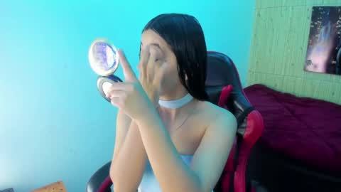 Snapshot of zoe_connor19 chatting on May 2026 12:32:02 PM Z O E online show from May 2026 12:32:02 PM