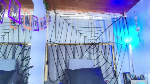 Zoe online show from October 2025 12:37:02 PM