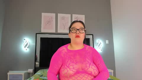 Snapshot of zoe_curvyy chatting on June 2026 12:07:02 PM zoe_curvyy online show from June 2026 12:07:02 PM