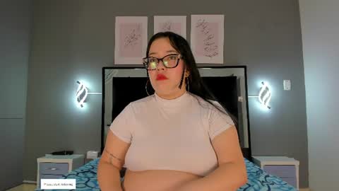 Snapshot of zoe_curvyy chatting on June 2026 12:18:02 PM zoe_curvyy online show from June 2026 12:18:02 PM