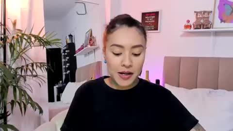 Zoe Gruber online show from November 2025 09:47:01 PM