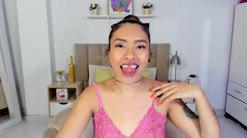 Snapshot of zoe_gruber chatting on July 2026 11:43:01 PM Zoe Gruber online show from July 2026 11:43:01 PM
