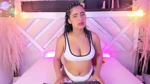 Snapshot of zoe_johnsonn1 chatting on May 2026 09:42:02 PM Zoey online show from May 2026 09:42:02 PM