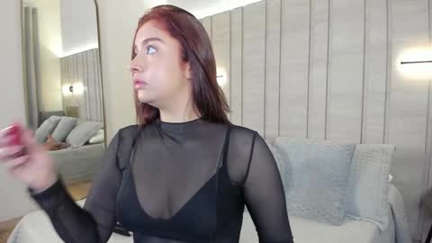 zoe_mhendez online show from February 2026 12:20:02 PM