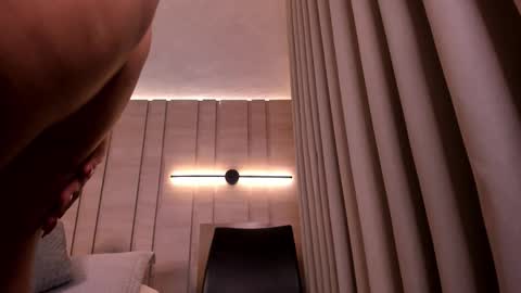 zoe_mhendez online show from February 2026 11:42:02 AM