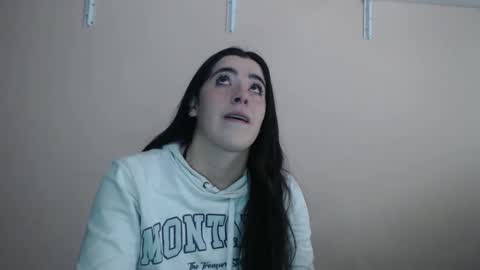 Zoe online show from October 2025 06:15:02 PM