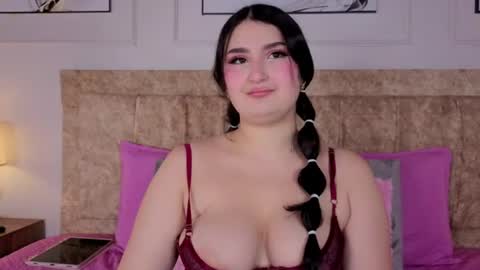 Snapshot of zoe_moon__ chatting on June 2026 01:37:02 PM zoe_moon__ online show from June 2026 01:37:02 PM