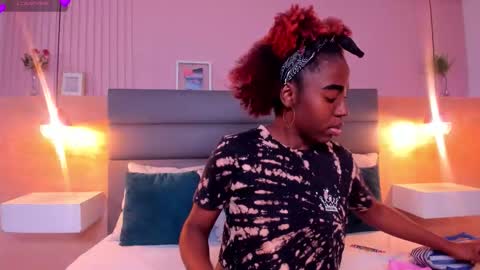 Zoe Novakk  online show from October 2025 11:02:01 PM