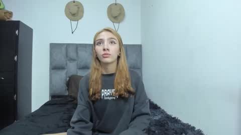 She Zoe He Painn online show from September 2025 10:44:02 PM