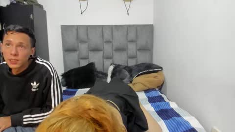 She Zoe He Painn online show from October 2025 02:12:02 AM