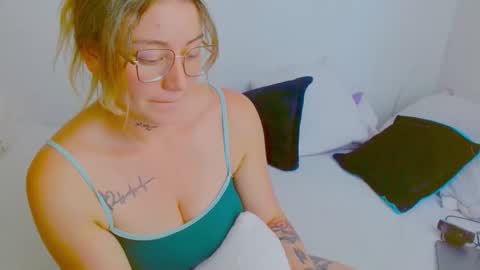 Snapshot of zoe_sexy69 chatting on February 2026 06:47:02 PM ZOE online show from February 2026 06:47:02 PM