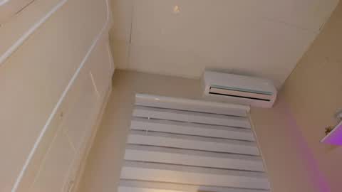 Hi guys i am Zoe  online show from February 2025 02:41:01 PM