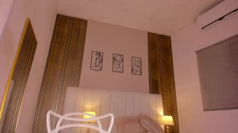 Hi guys i am Zoe  online show from March 2026 11:38:01 AM