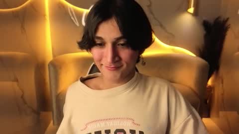 Zoe online show from November 2025 07:49:02 PM