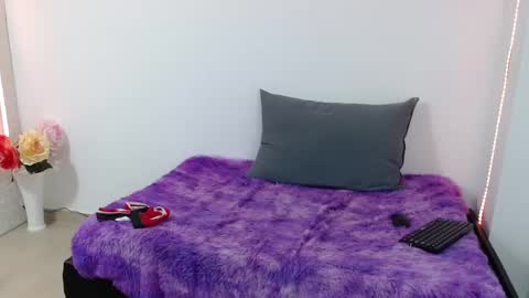 Snapshot of zoe_velvet chatting on February 2025 05:46:02 AM Carolina online show from February 2025 05:46:02 AM