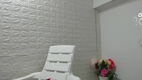 Snapshot of zoe_velvet chatting on September 2025 09:49:01 PM Carolina online show from September 2025 09:49:01 PM