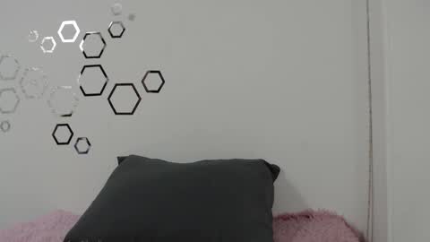 Snapshot of zoe_velvet chatting on September 2025 10:23:02 PM Carolina online show from September 2025 10:23:02 PM