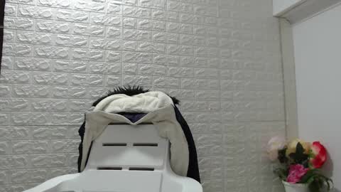 Snapshot of zoe_velvet chatting on October 2025 10:52:02 PM Carolina online show from October 2025 10:52:02 PM