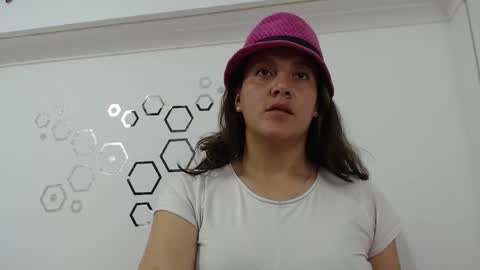 Snapshot of zoe_velvet chatting on October 2025 10:22:02 PM Carolina online show from October 2025 10:22:02 PM