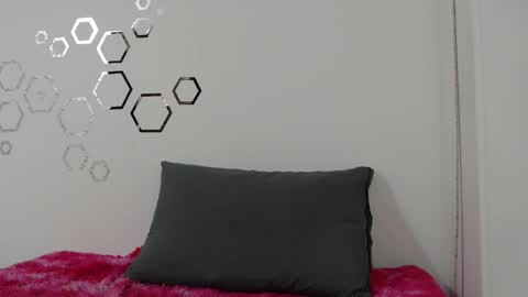 Snapshot of zoe_velvet chatting on November 2025 07:37:01 PM Carolina online show from November 2025 07:37:01 PM