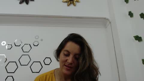 Snapshot of zoe_velvet chatting on November 2025 10:10:02 PM Carolina online show from November 2025 10:10:02 PM