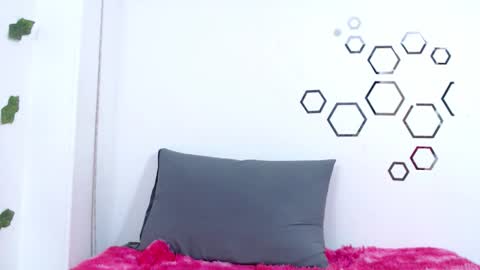 Snapshot of zoe_velvet chatting on November 2025 10:30:02 PM Carolina online show from November 2025 10:30:02 PM