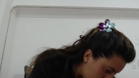 Snapshot of zoe_velvet chatting on November 2025 08:52:01 PM Carolina online show from November 2025 08:52:01 PM