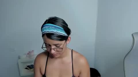 Snapshot of zoe_wattson chatting on April 2026 09:34:01 PM Zoe online show from April 2026 09:34:01 PM