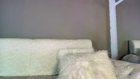 Snapshot of zoee_8 chatting on June 2026 09:46:01 PM ZOE online show from June 2026 09:46:01 PM