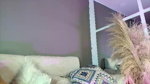 Snapshot of zoee_8 chatting on June 2026 04:22:01 PM ZOE online show from June 2026 04:22:01 PM