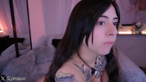 Snapshot of zoee_cruz chatting on April 2026 01:41:02 PM Camila online show from April 2026 01:41:02 PM