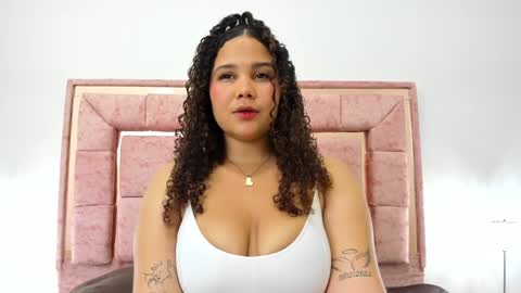 zoee online show from February 2025 06:12:01 AM