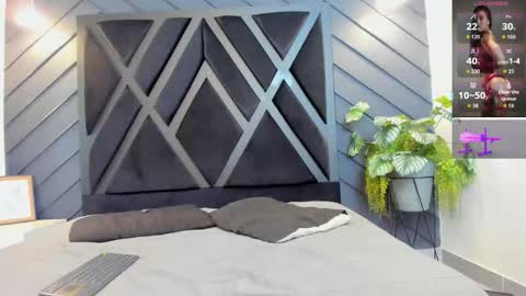 Zoe 3 online show from October 2025 07:12:02 PM