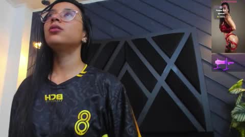 Zoe 3 online show from October 2025 05:36:02 PM