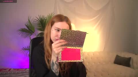 Snapshot of zoeford_ chatting on May 2026 05:23:01 AM ZOE online show from May 2026 05:23:01 AM