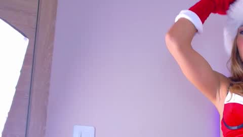 Zoe online show from December 2025 12:43:02 PM