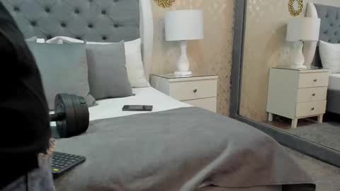 Snapshot of zoekrug chatting on September 2025 12:04:02 PM Zoe Krug online show from September 2025 12:04:02 PM