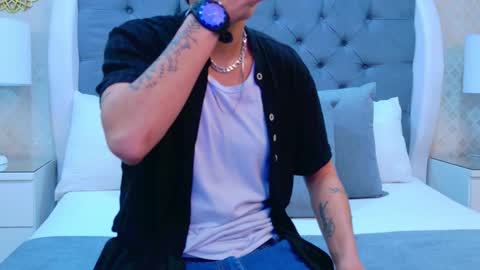 Snapshot of zoekrug chatting on November 2025 12:07:02 PM Zoe Krug online show from November 2025 12:07:02 PM