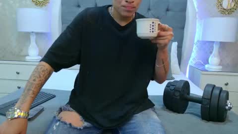 Snapshot of zoekrug chatting on November 2025 12:15:02 PM Zoe Krug online show from November 2025 12:15:02 PM