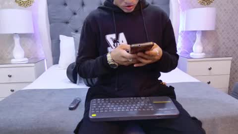 Snapshot of zoekrug chatting on November 2025 11:49:01 AM Zoe Krug online show from November 2025 11:49:01 AM