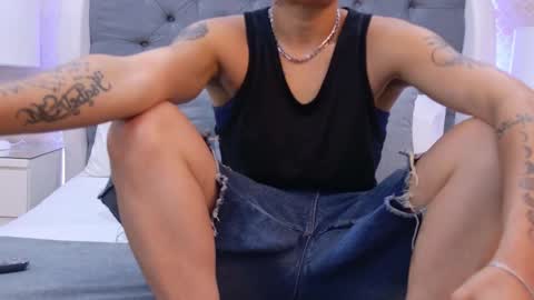 Snapshot of zoekrug chatting on November 2025 11:55:02 AM Zoe Krug online show from November 2025 11:55:02 AM