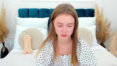 Zoe online show from November 2025 01:23:01 PM