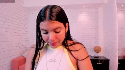 Snapshot of zoelinss_ chatting on July 2026 12:52:02 PM Zoelinss online show from July 2026 12:52:02 PM