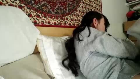 zoepleasing online show from March 2025 07:47:02 AM