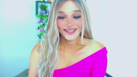 Snapshot of zoeschmmit chatting on June 2026 12:35:01 AM zoeschmmit online show from June 2026 12:35:01 AM