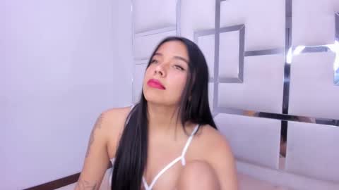 Snapshot of zoeswanx chatting on January 2025 06:57:02 PM ZoeSwam online show from January 2025 06:57:02 PM