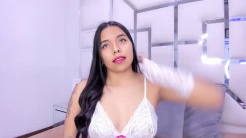 Snapshot of zoeswanx chatting on February 2025 03:52:01 PM ZoeSwam online show from February 2025 03:52:01 PM