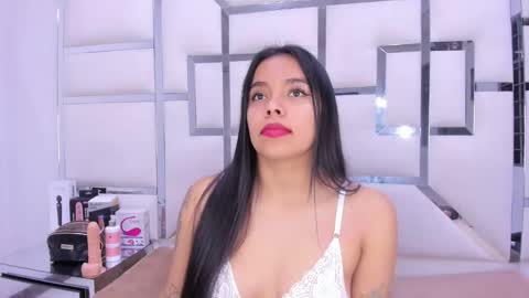 Snapshot of zoeswanx chatting on February 2025 07:49:01 PM ZoeSwam online show from February 2025 07:49:01 PM