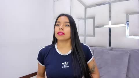 Snapshot of zoeswanx chatting on February 2025 10:39:02 AM ZoeSwam online show from February 2025 10:39:02 AM